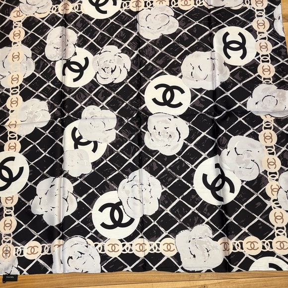 CHANEL Monochrome Floral Logo Scarf - Picture 1 of 4